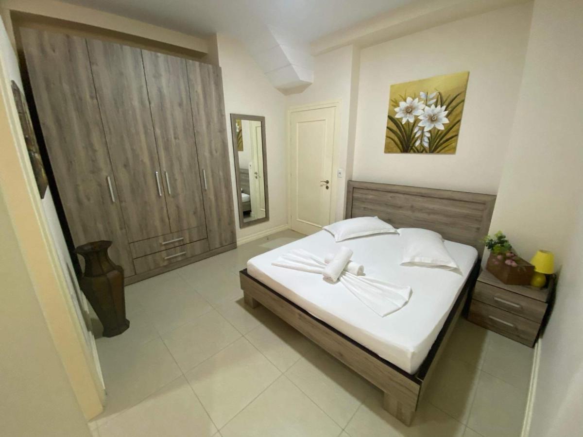 Apartamente Berti'S Garden Sarandë Exterior foto