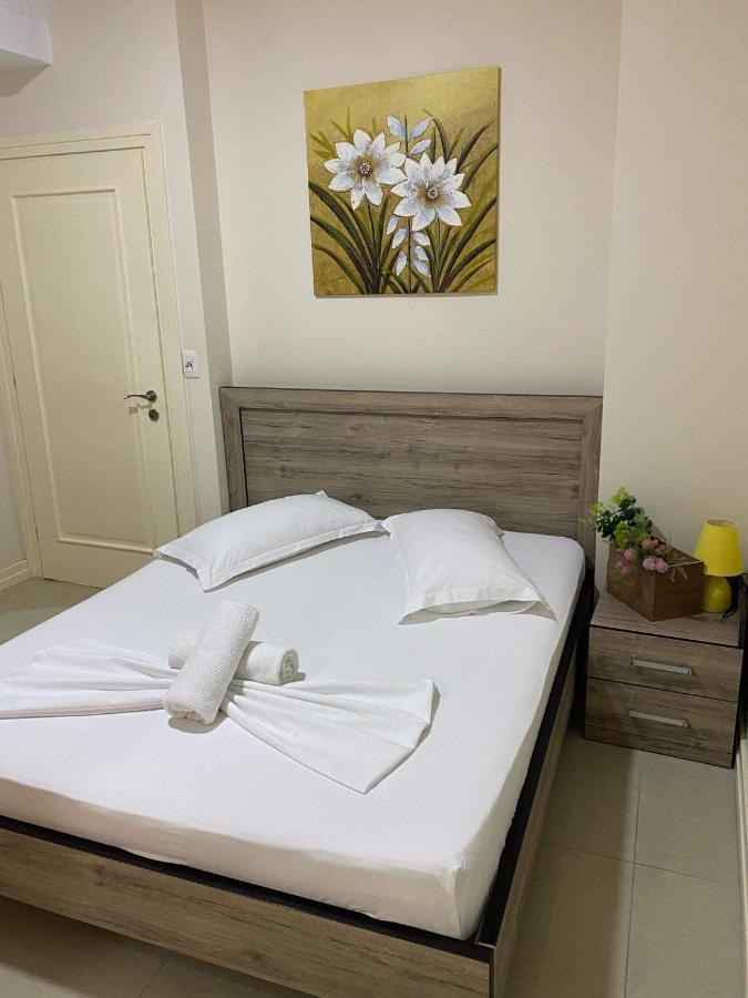 Apartamente Berti'S Garden Sarandë Exterior foto