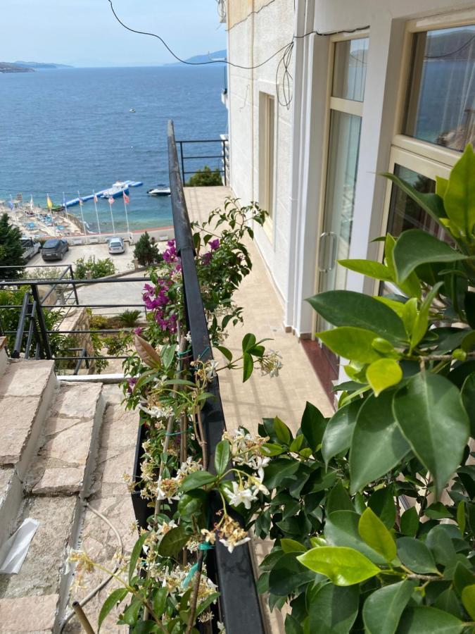 Apartamente Berti'S Garden Sarandë Exterior foto