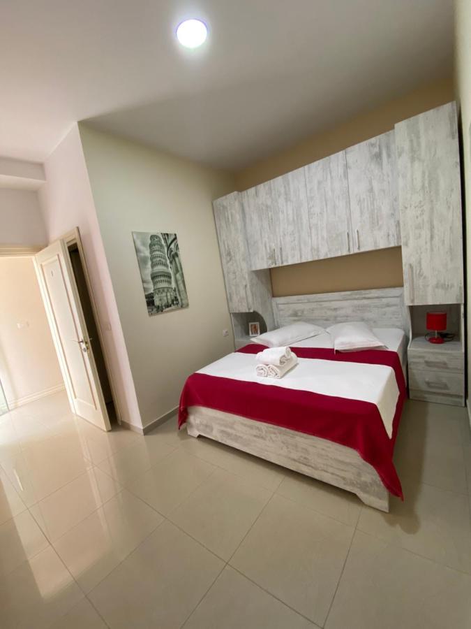 Apartamente Berti'S Garden Sarandë Exterior foto